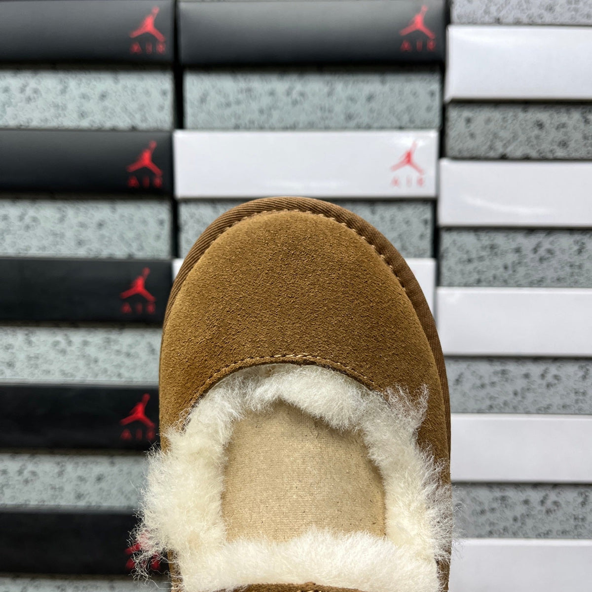 UGG Kallen Lace Platform Slipper – Suede Mule with Natural Shearling Lining, Suede UGG Logo Patch & Chunky Tonal Platform Sole in Chestnut