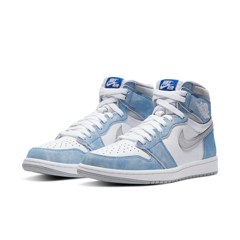 Air Jordan 1 Retro High OG 'Hyper Royal / Light Smoke Grey' – 555088-402