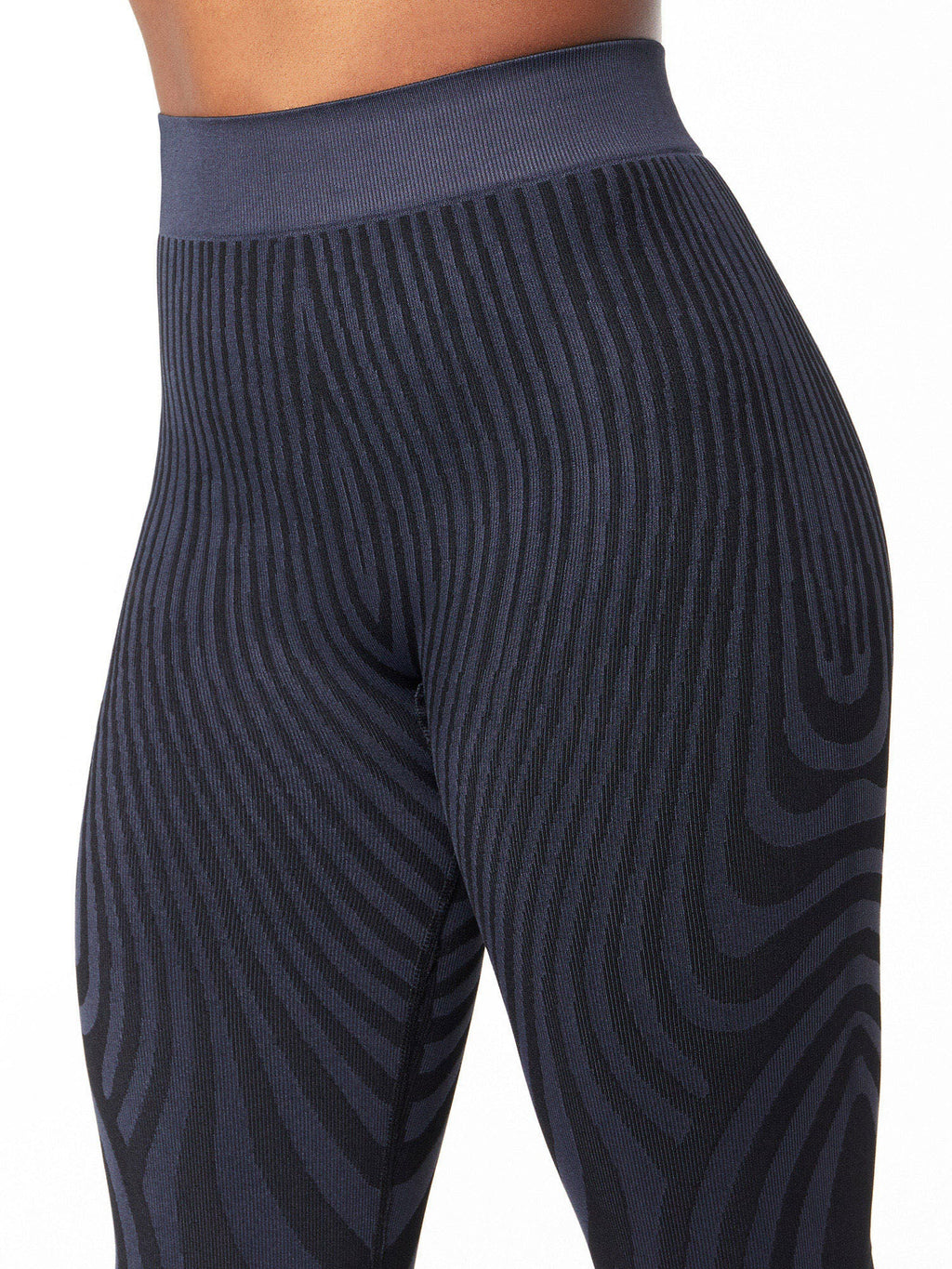 ILLUSION SEAMLESS LEGGING